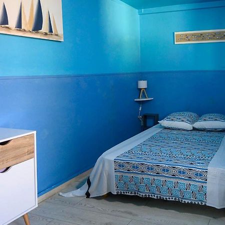 Les Bungalows Meubles Du Pharest Sainte-Suzanne 外观 照片